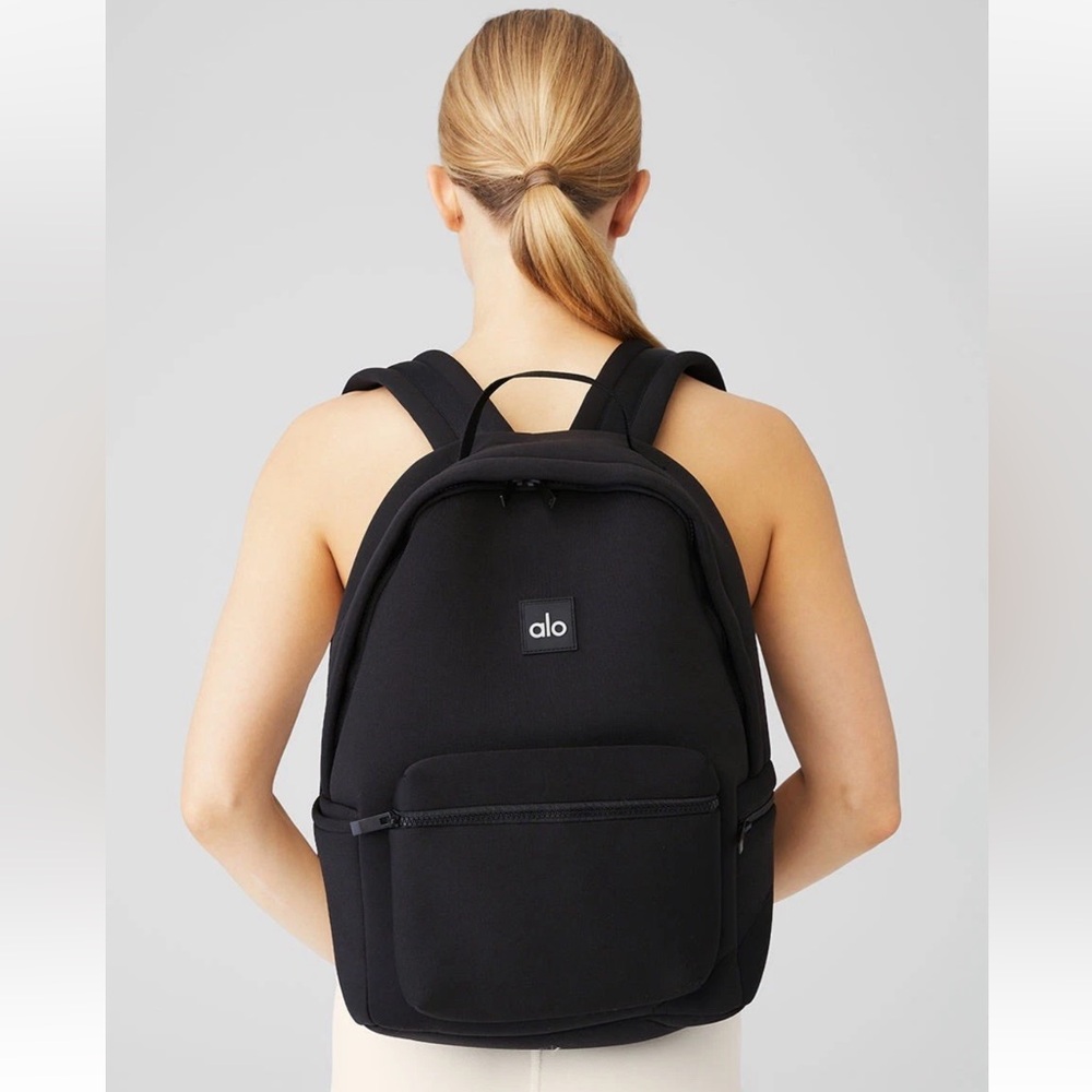 ALO Yoga NWT Stow Backpack In Black & Silver Detachable Pouch Water Resistant